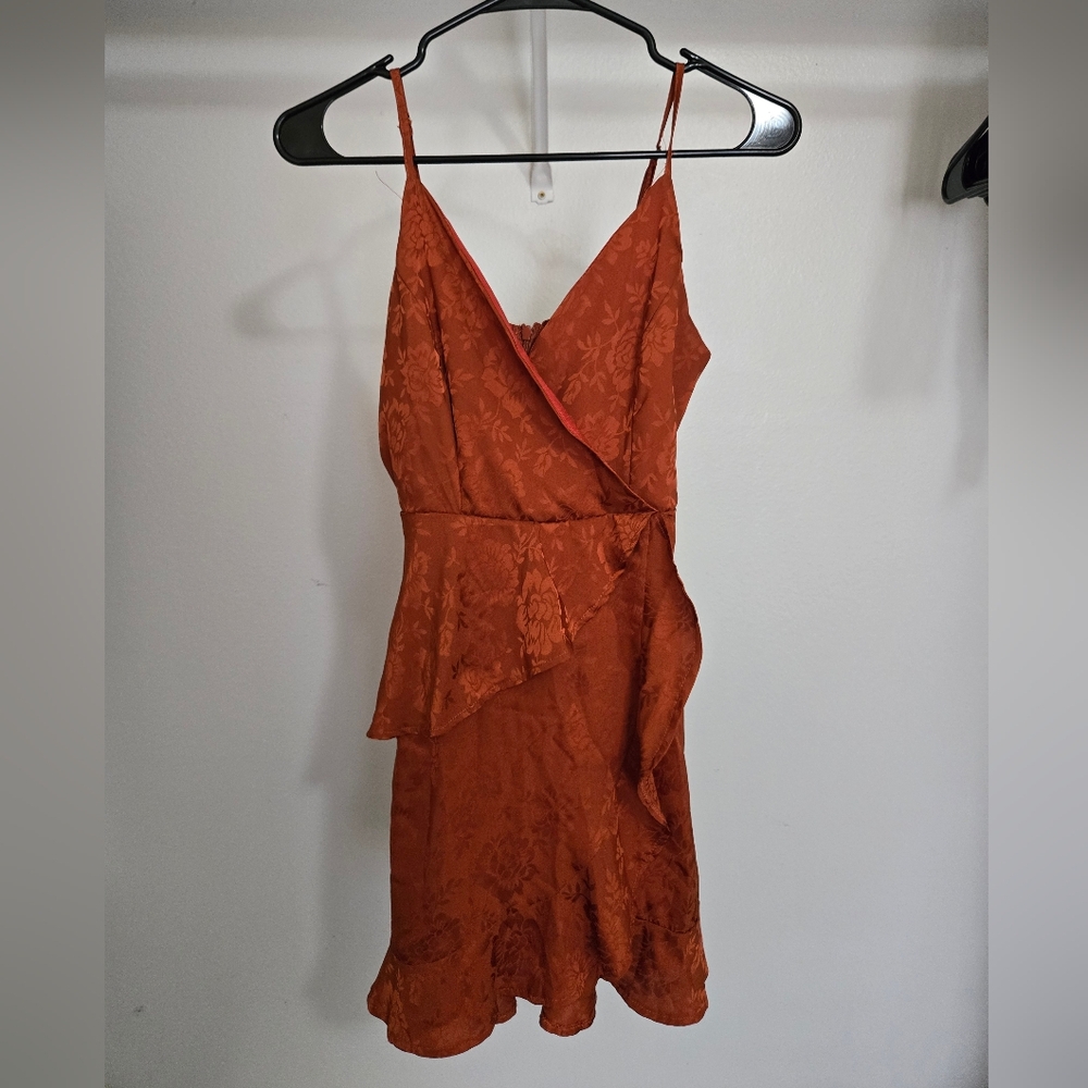 Altar'd State XS Rust Orange Sleeveless Floral Ruffled Dress